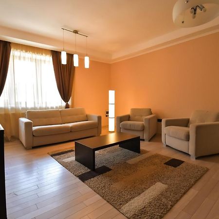 Ferienwohnung Db Apt - Comfort And Space In The Heart Of Old Town Brașov Exterior foto