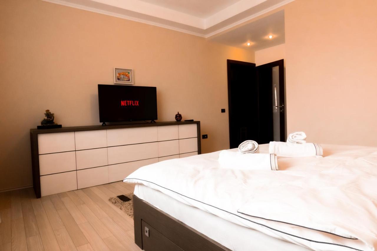 Ferienwohnung Db Apt - Comfort And Space In The Heart Of Old Town Brașov Exterior foto