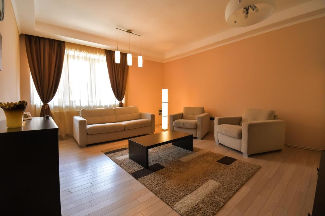 Ferienwohnung Db Apt - Comfort And Space In The Heart Of Old Town Brașov Exterior foto
