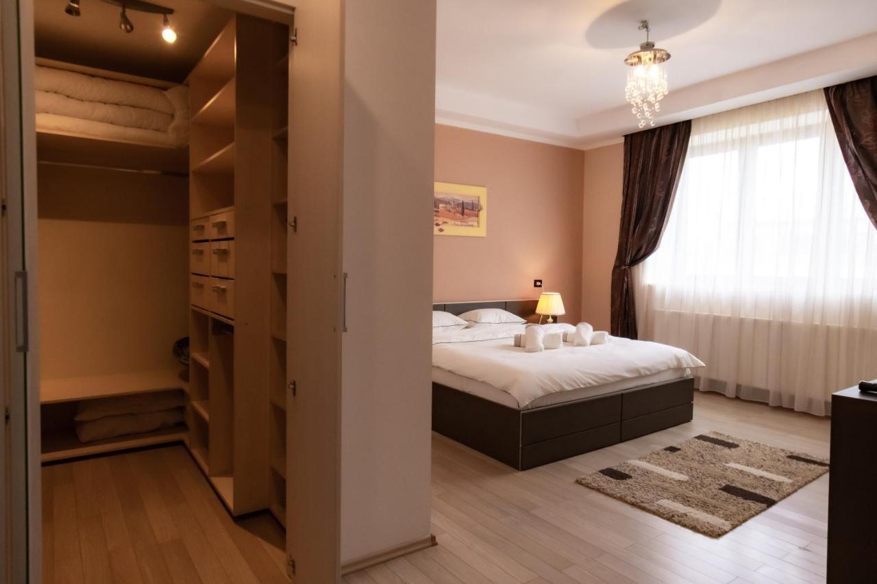 Ferienwohnung Db Apt - Comfort And Space In The Heart Of Old Town Brașov Exterior foto