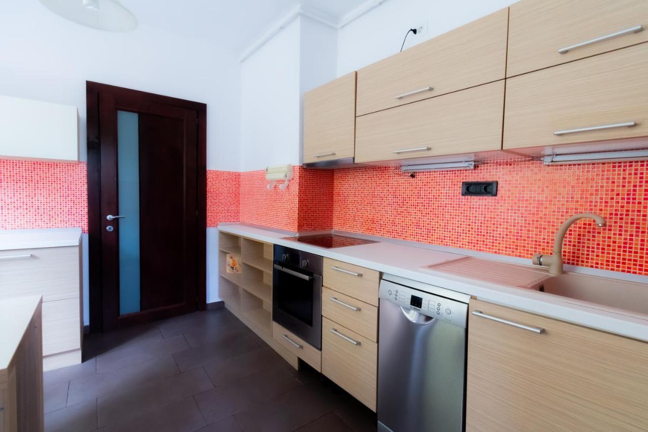 Ferienwohnung Db Apt - Comfort And Space In The Heart Of Old Town Brașov Exterior foto